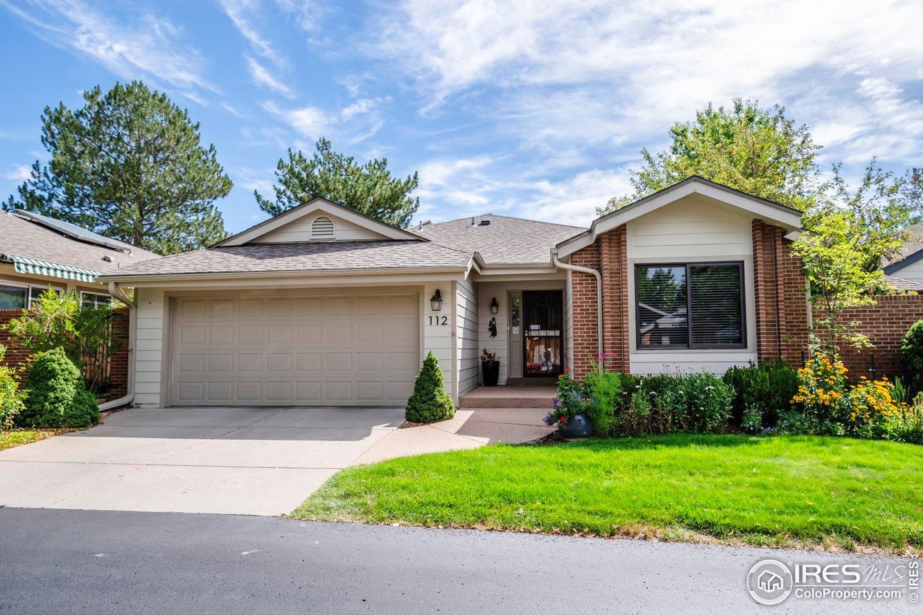 Beautiful move-in ready, Longmont home